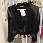 Casaca Mujer Negra Corta con Cierre Zara Talla S